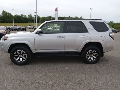 Used 2024 Toyota 4Runner TRD Off-Road AWD/4WD image 6
