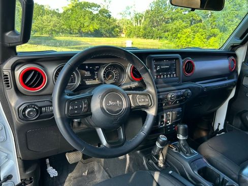 Used 2021 Jeep Wrangler Sport AWD/4WD image 13