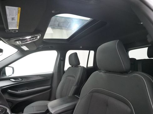 Used 2025 Jeep Grand Cherokee Laredo X w/ Luxury Tech Group I AWD/4WD image 31