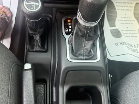 Used 2025 Jeep Wrangler Sport AWD/4WD image 19