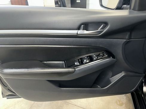 Used 2023 Nissan Altima 2.5 SV image 4