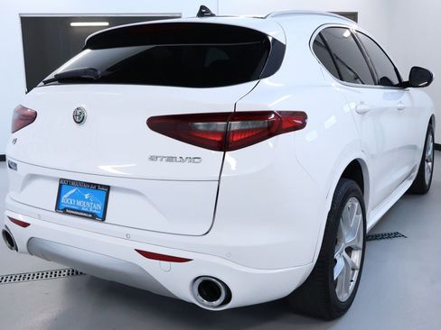 Used 2021 Alfa Romeo Stelvio Ti image 7
