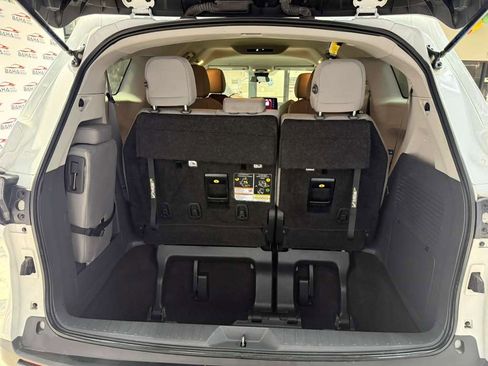 Used 2024 Toyota Sienna LE image 46