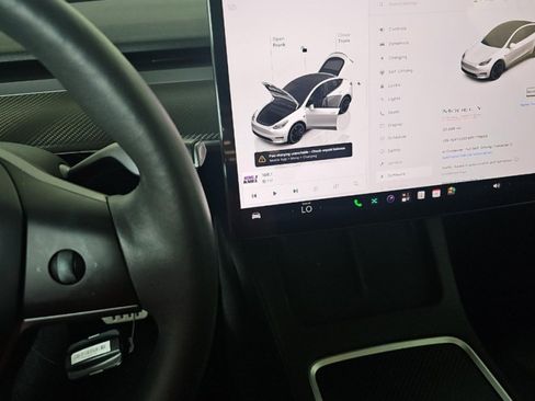 Used 2023 Tesla Model Y Long Range AWD/4WD image 10