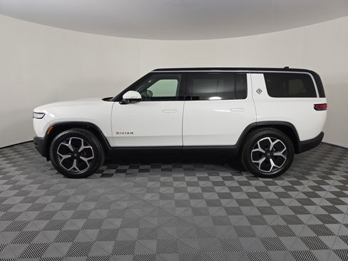 Used 2024 Rivian R1S Adventure AWD/4WD image 2