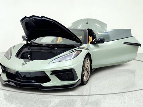 Used 2024 Chevrolet Corvette Stingray Preferred Conv w/ Z51 Performance Package RWD image 13
