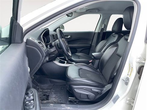 Used 2018 Jeep Compass Latitude image 9