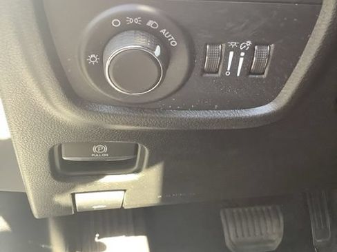Used 2024 Jeep Grand Cherokee Altitude AWD/4WD image 33