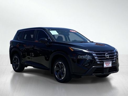 Used 2025 Nissan Rogue SV FWD image 12