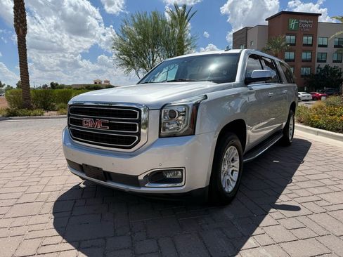 Used 2019 GMC Yukon XL SLT image 7