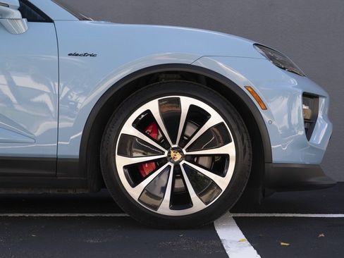 Used 2025 Porsche Macan 4S Electric image 55