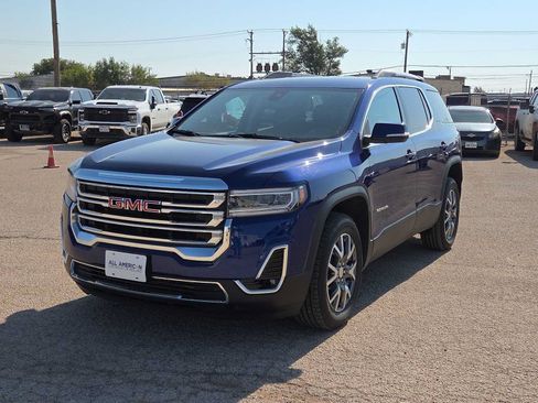 Used 2023 GMC Acadia SLT AWD/4WD image 4