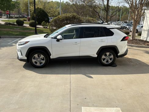 Used 2023 Toyota RAV4 XLE w/ Convenience Package image 8