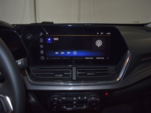 Used 2025 Chevrolet Trax ACTIV w/ Driver Confidence Package image 17