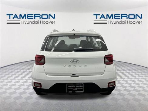 New 2026 Hyundai Venue SEL image 4