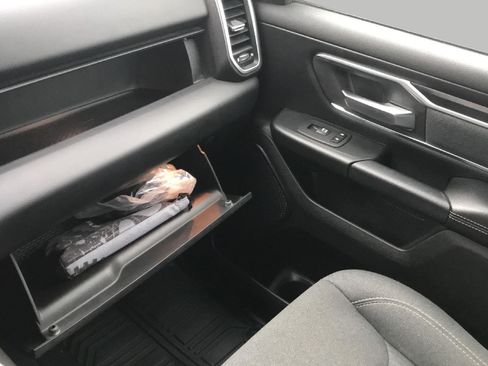 Used 2019 RAM 1500 Big Horn AWD/4WD image 28