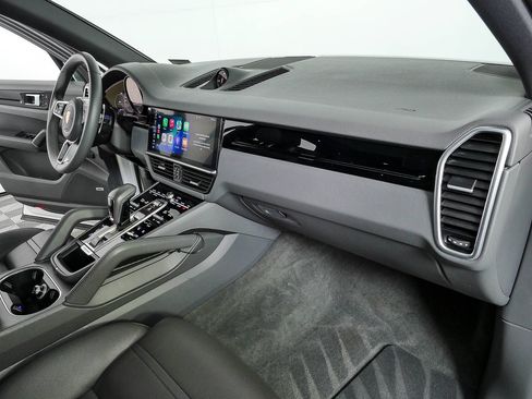 Certified 2019 Porsche Cayenne S AWD/4WD image 26