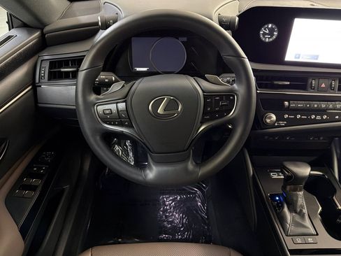 Used 2025 Lexus ES 300h w/ Premium Package FWD image 27