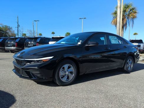 New 2026 Hyundai Elantra SE image 2