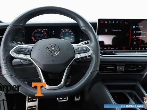 Used 2025 Volkswagen Tiguan SE R-Line image 20