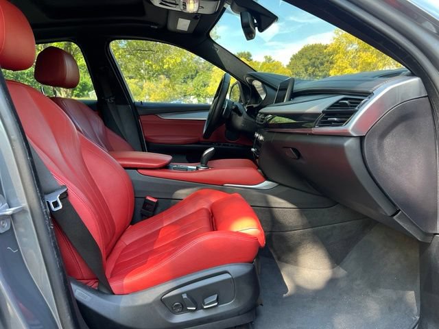 Used 2019 BMW X6 sDrive35i RWD image 23