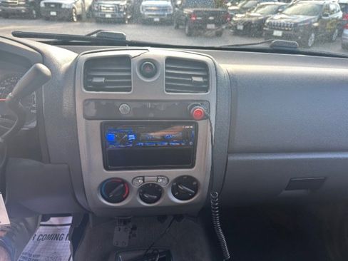 Used 2005 Chevrolet Colorado LS image 21
