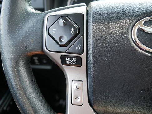 Used 2022 Toyota 4Runner Limited AWD/4WD image 32