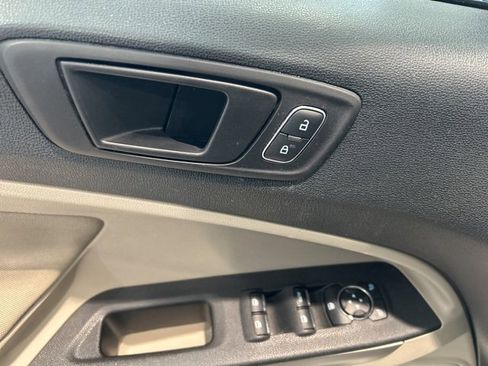 Used 2021 Ford EcoSport S image 10