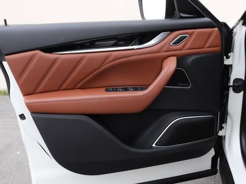 Used 2022 Maserati Levante Modena image 39