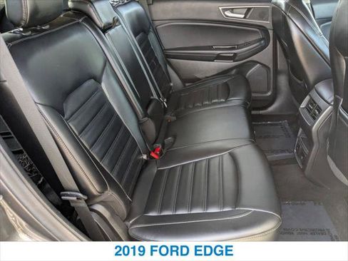 Used 2019 Ford Edge SEL image 24