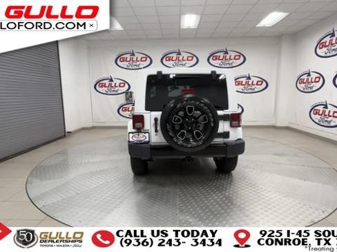 Used 2017 Jeep Wrangler Unlimited Sahara AWD/4WD image 7