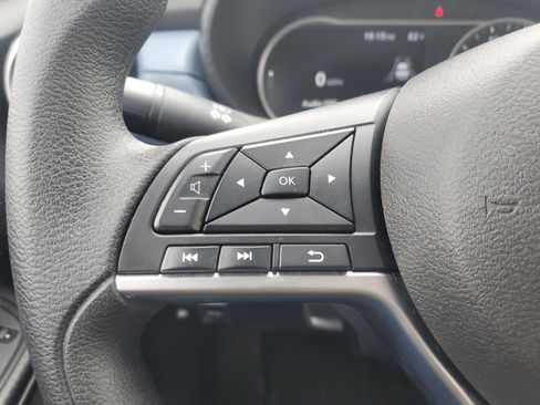 Used 2025 Nissan Versa SV FWD image 21