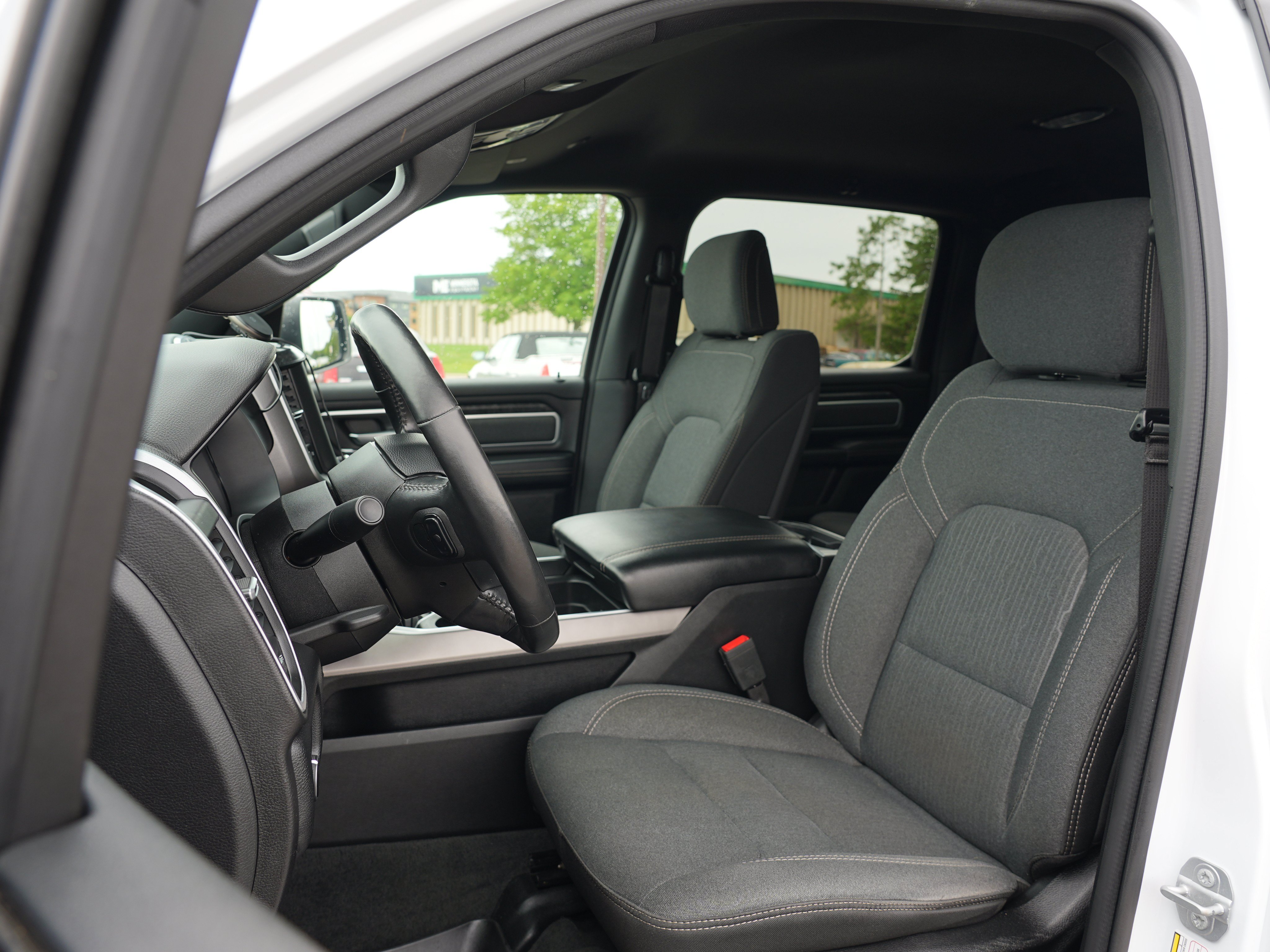 Used 2020 RAM 1500 Big Horn AWD/4WD image 12