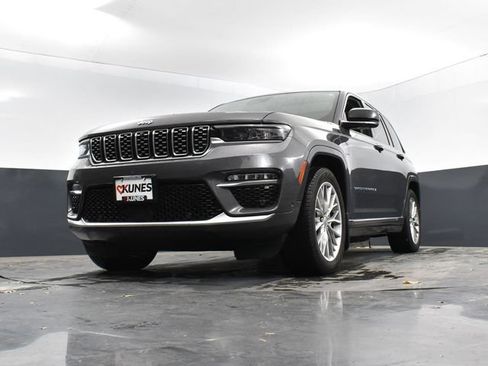 Used 2022 Jeep Grand Cherokee Summit w/ MOPAR Finishing Package AWD/4WD image 56