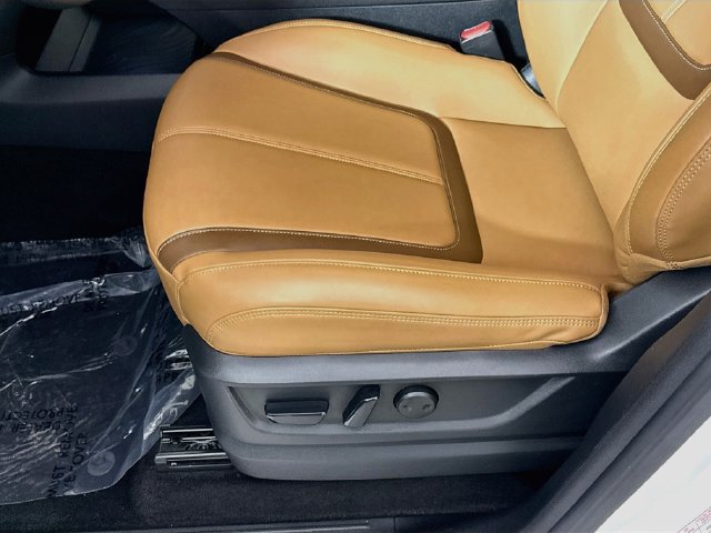 Used 2025 Nissan Armada SL w/ Captain's Chari Seat Package AWD/4WD image 19
