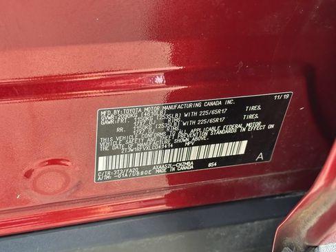 Used 2020 Toyota RAV4 XLE w/ Convenience Package FWD image 35