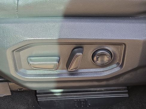 Used 2023 Toyota Tundra Limited image 23