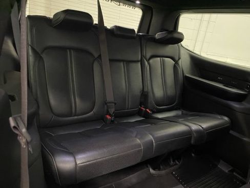 Used 2022 Jeep Wagoneer Series III AWD/4WD image 25