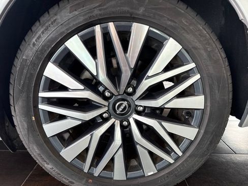 Used 2025 Nissan Altima 2.5 SV FWD image 7