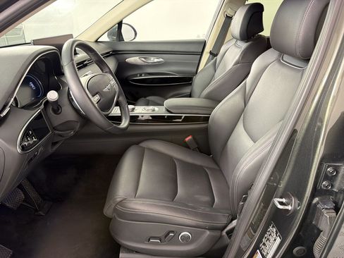 Used 2025 Genesis GV70 2.5T AWD/4WD image 5