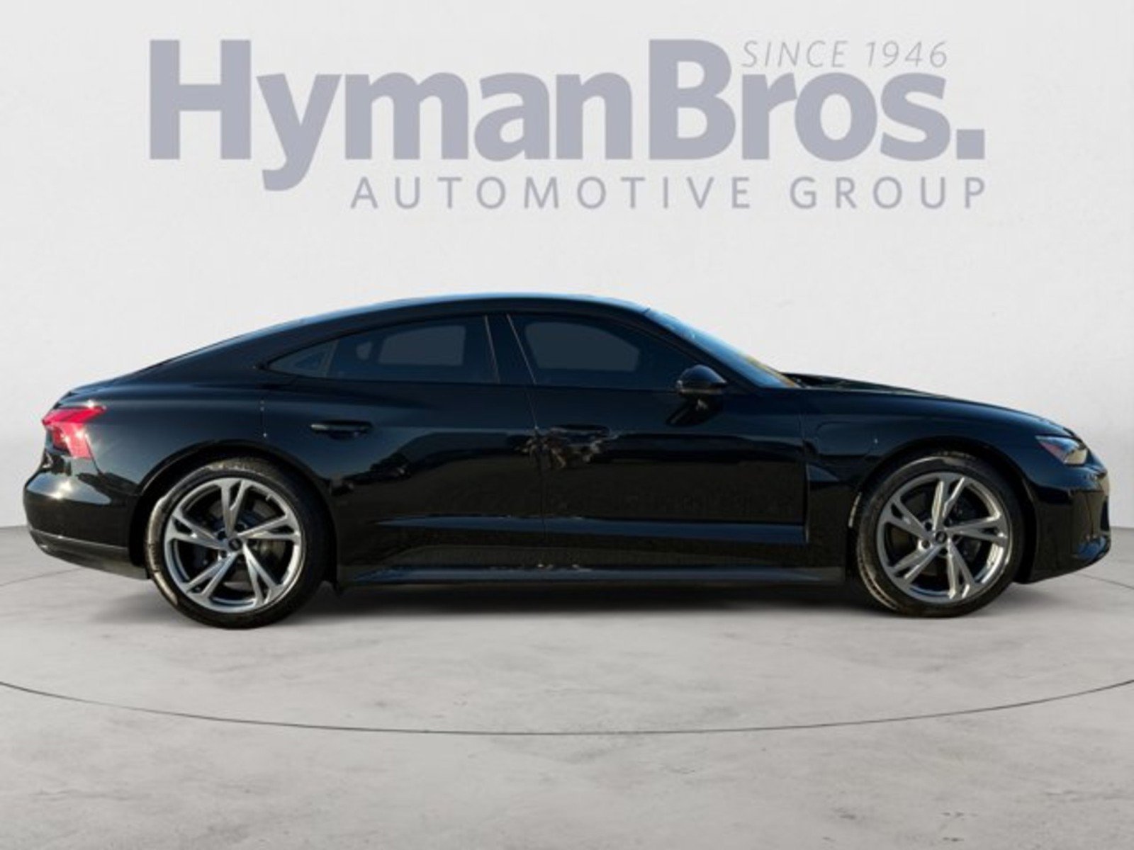Used 2024 Audi e-tron GT Premium Plus AWD/4WD image 2