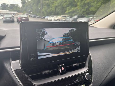 Used 2025 Toyota Corolla LE FWD image 20