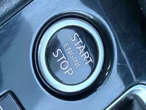 Used 2021 Nissan Kicks SR w/ SR Premium Package FWD image 17