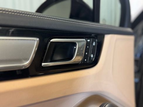 Used 2023 Porsche Cayenne Platinum Edition image 12