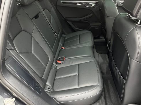 Used 2021 Porsche Macan image 36