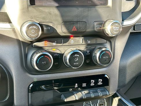 Used 2023 RAM 1500 Big Horn AWD/4WD image 15