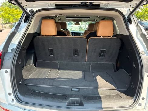 Used 2019 Buick Enclave Premium w/ Experience Buick Package FWD image 7