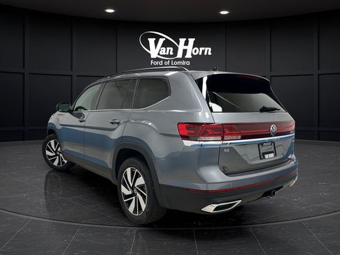 Used 2025 Volkswagen Atlas SE AWD/4WD image 5