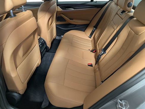 Used 2022 BMW 530e xDrive w/ Premium Package AWD/4WD image 46