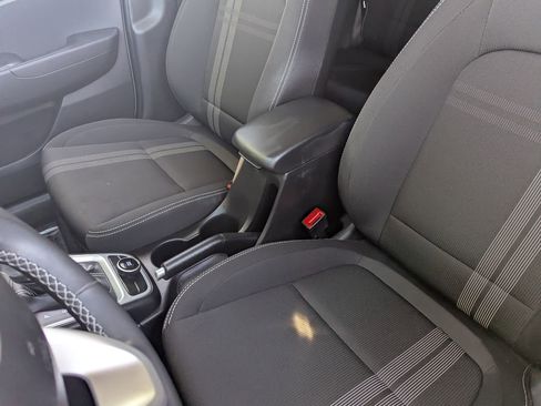 Used 2025 Hyundai Venue SEL image 20